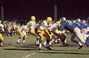 Football Wall Art - Photograph - Bart Starr Drops Back by Retro Images Archive