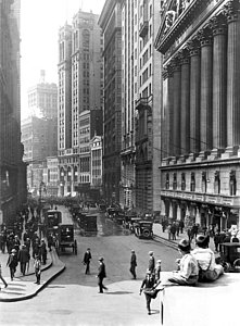 Wall Art - Photograph - Nyc Financial District by Underwood Archives