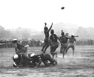 Football Wall Art - Photograph - Quarterback Throwing Football by Underwood Archives