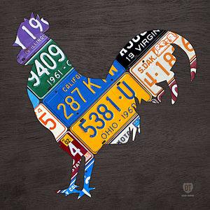 Wall Art - Mixed Media - Rooster Recycled License Plate Art On Gray Wood by Design Turnpike