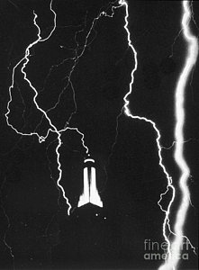 Wall Art - Photograph - Lightning Strikes Empire State by Science Source