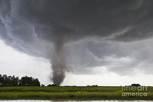 Wall Art - Photograph - Nebraska Tornado by Mike Hollingshead and Photo Researchers