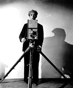 Wall Art - Photograph - The Cameraman, Buster Keaton, 1928 by Everett